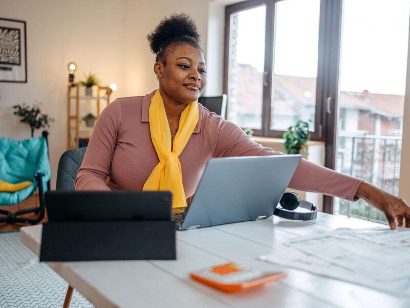 Remote Jobs that Pay $100K without a Degree